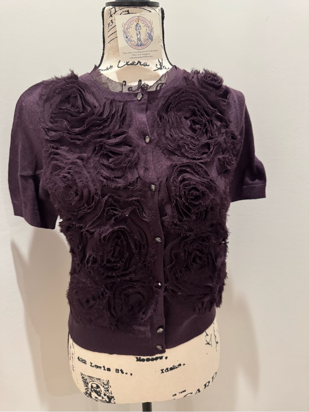 Ann Taylor LOFT Women’s Size Small Cardigan Short Sleeve Purple Textured Roses